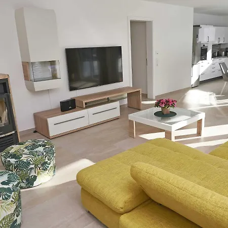 Haus Kap Arkona In - 02 Mit Kamin Und Terrasse Rum i privatbostad
