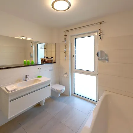 Appartement Haus Kap Arkona In - 02 Mit Kamin Und Terrasse